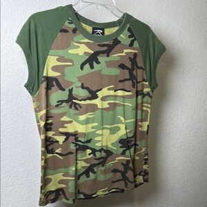 Rothco Green and Brown Camouflage Short Sleeve Tee
